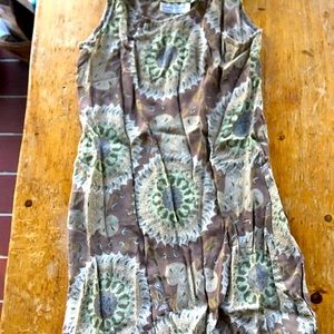 Mini dress. Polyester. Vintage. Slightly translucent. Mid thigh.